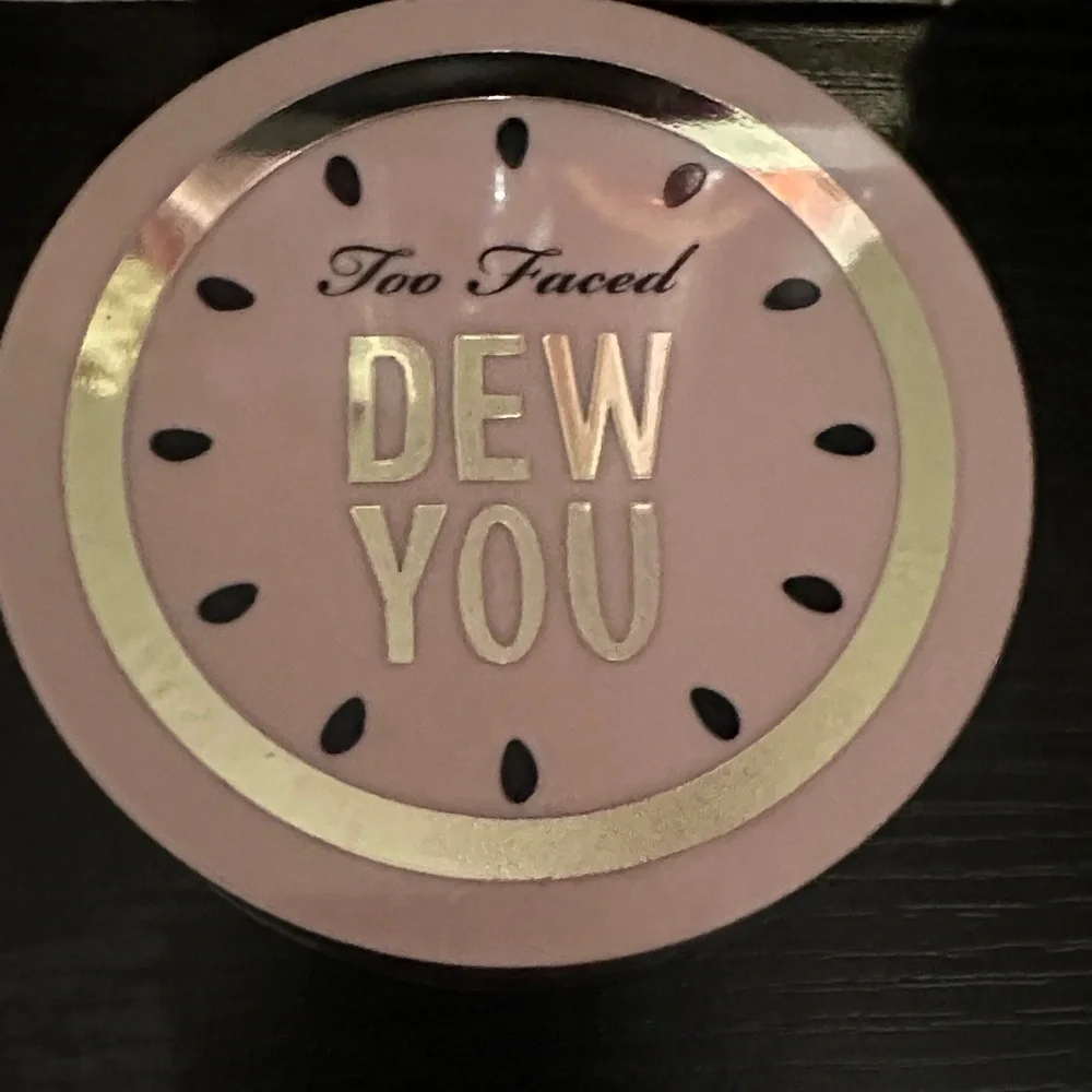 Pink Too Faced Dew You Fresh Glow Translucent Setting Powder “Radiant Pearl”